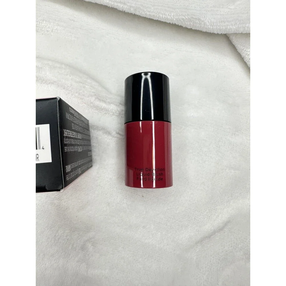 FMG Love True Devotion Liquid Blush Blueberry Extract 4.7 mL Valenwine Hydrating